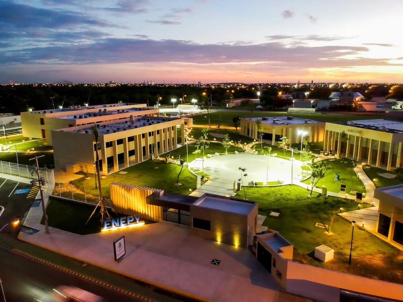 Escuela Normal — obra de Grupo Rucón